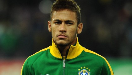 开云平台-“中国足球绘画比赛火热开赛，彰显青春梦想”，绘画作品足球赛一等奖