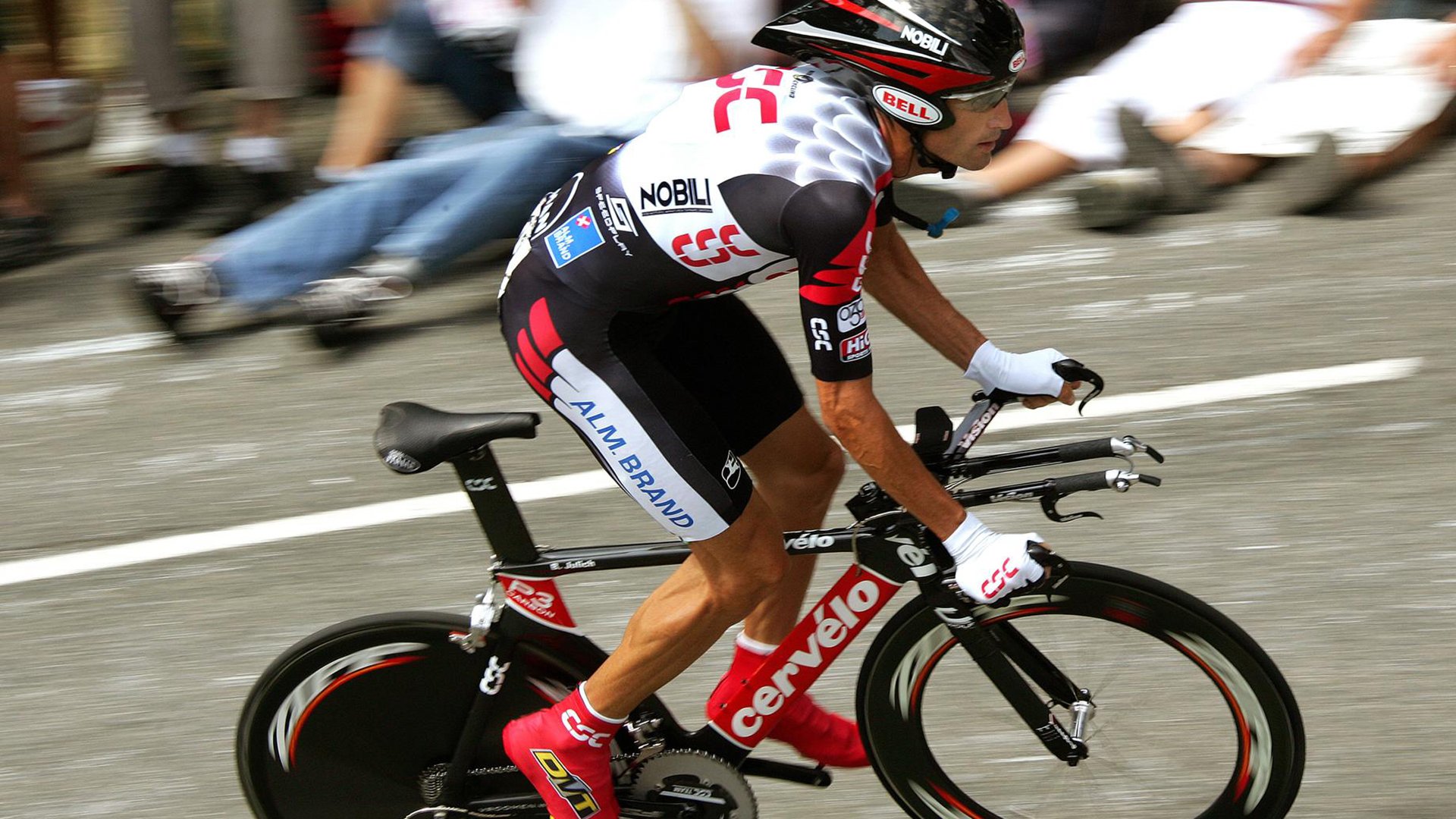 球场上的“人性光辉”：欧冠中的暖心瞬间