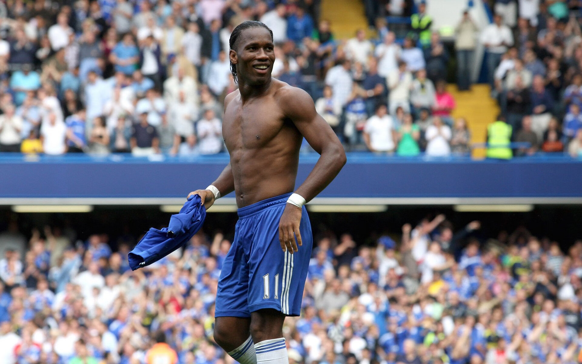 科技创新助推足球现场观赛体验新升级，观看现场足球比赛